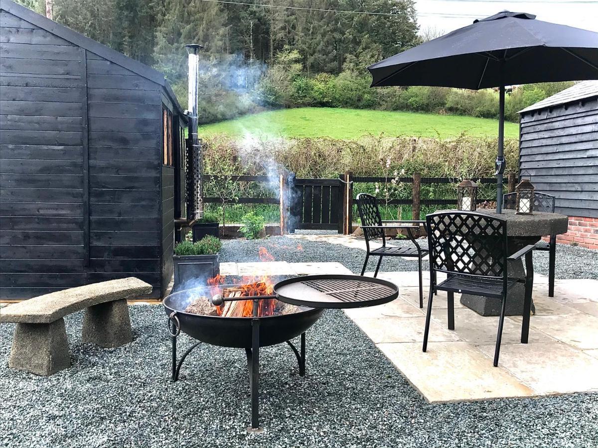 Trelaske Mill Cider Barn-With Hot Tub, Fire Pit Bbq Lewannick Exterior foto