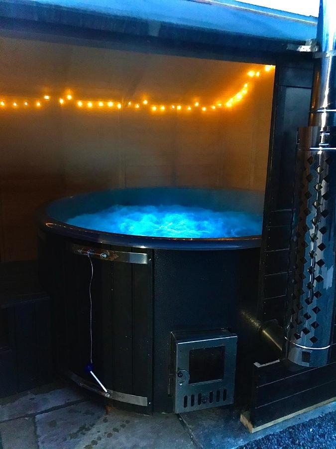 Trelaske Mill Cider Barn-With Hot Tub, Fire Pit Bbq Lewannick Exterior foto