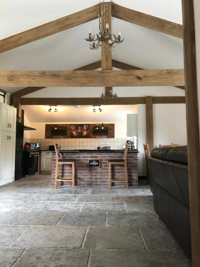 Trelaske Mill Cider Barn-With Hot Tub, Fire Pit Bbq Lewannick Exterior foto